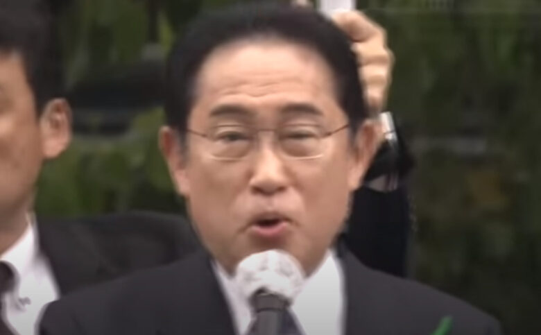 和歌山雑賀崎漁港で演説を行う岸田総理