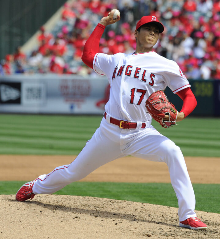 握力と合わせて強靭な体からボールを投げる大谷翔平選手