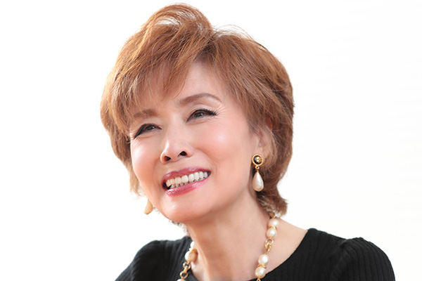 石橋正高の元カノ小柳ルミ子