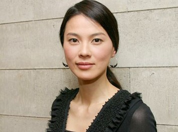 2010年江角マキコがベストマザー賞を受賞したが不祥事多発